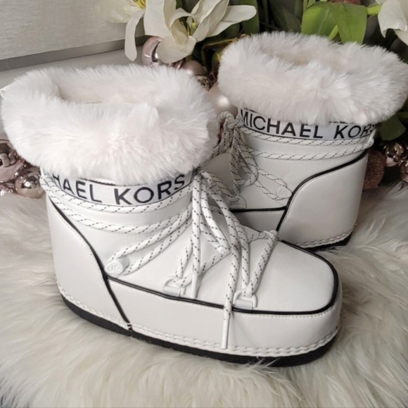 Michael Kors Zelda Nylon Snow Boot new - Picture 1 of 6